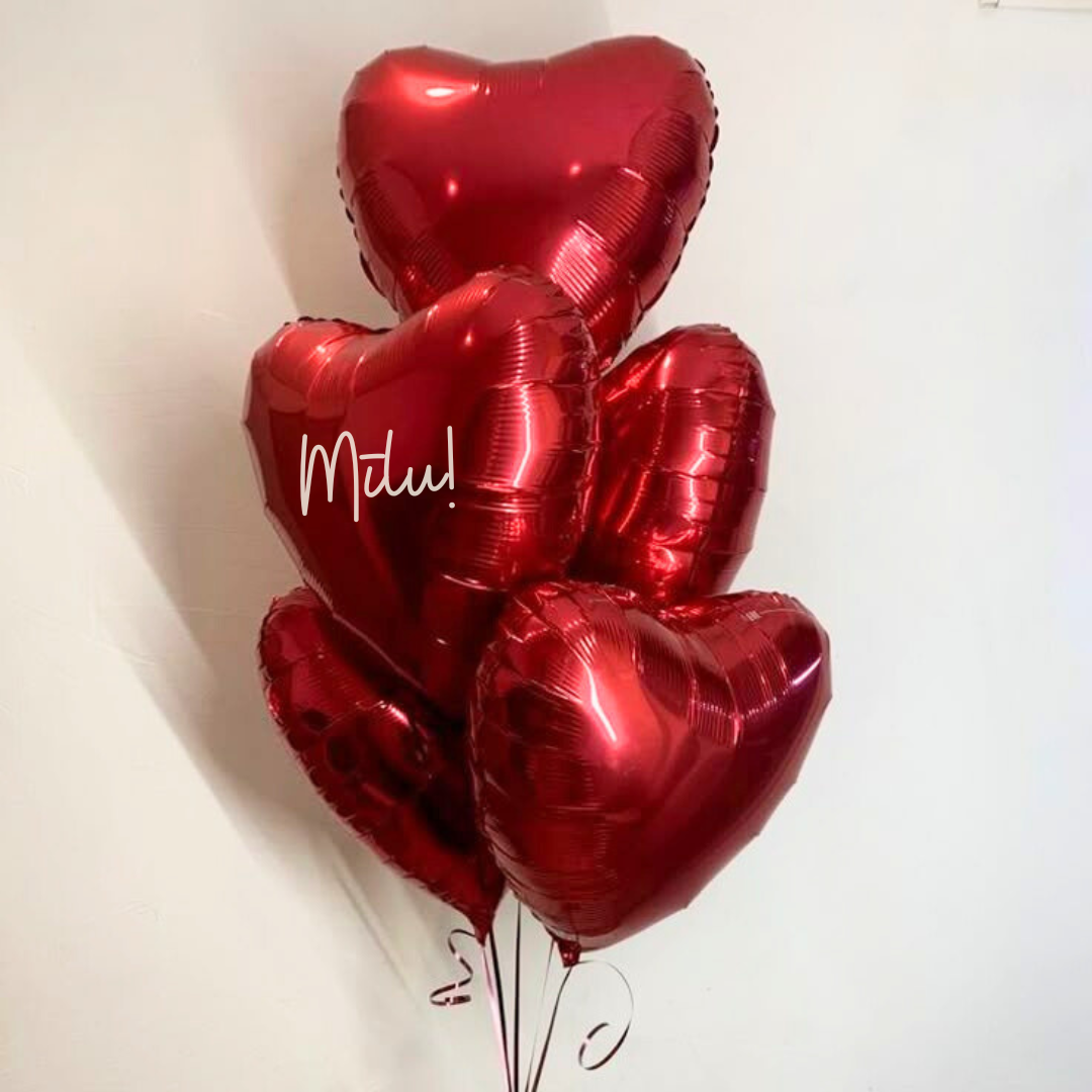 Sirds balonu pušķis ar personalizētu uzrakstu Sirds balonu pušķis ar personalizētu uzrakstu
