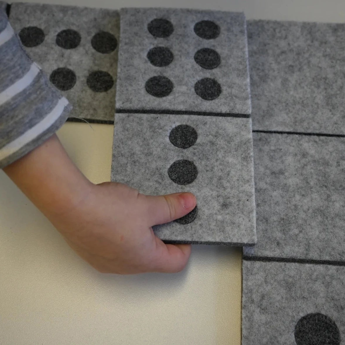 Lielā domino spēle - filca Lielā domino spēle - filca