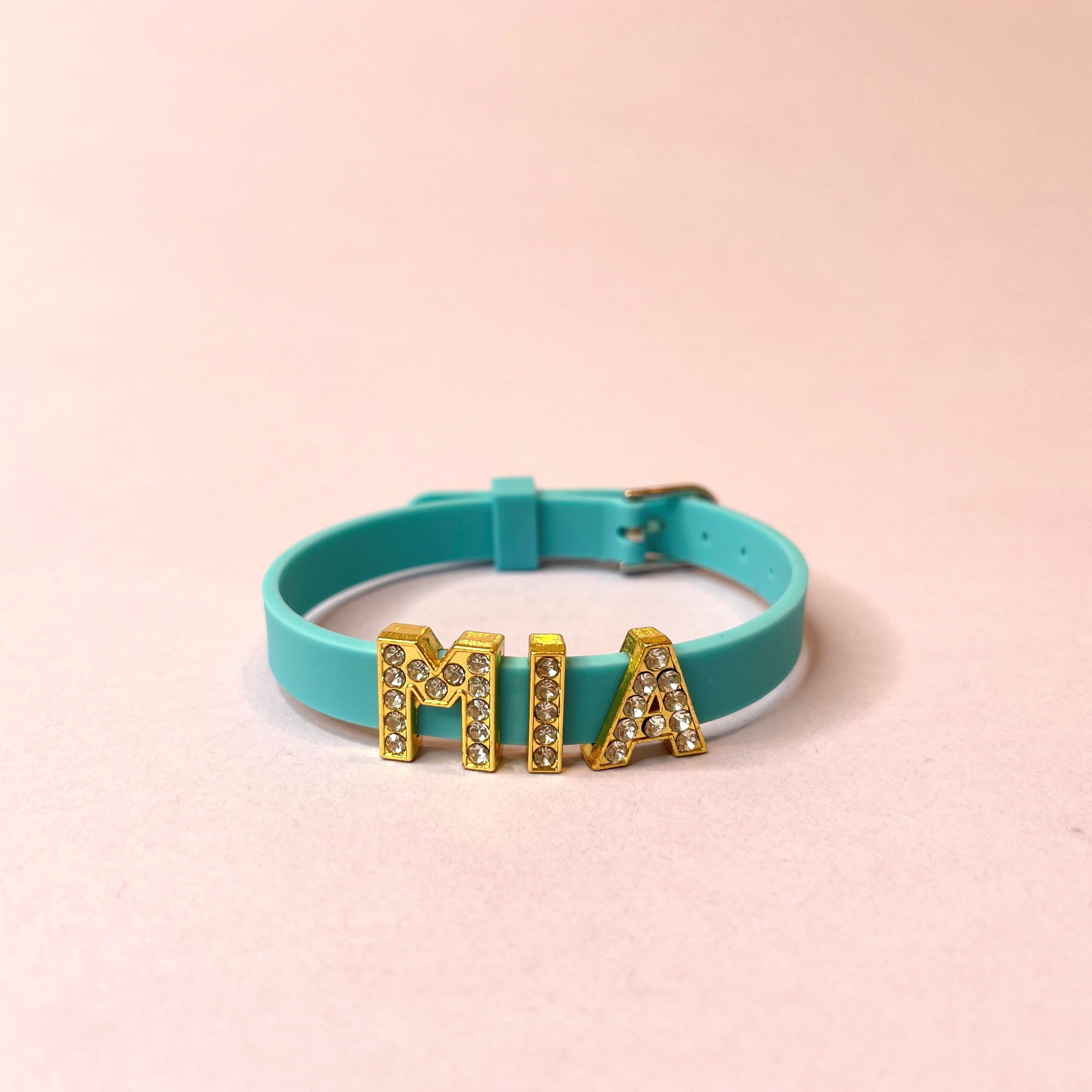 Personalizēta rokassprādze ar Jūsu izvēlētu vārdiņu Personalizēta rokassprādze ar Jūsu izvēlētu vārdiņu