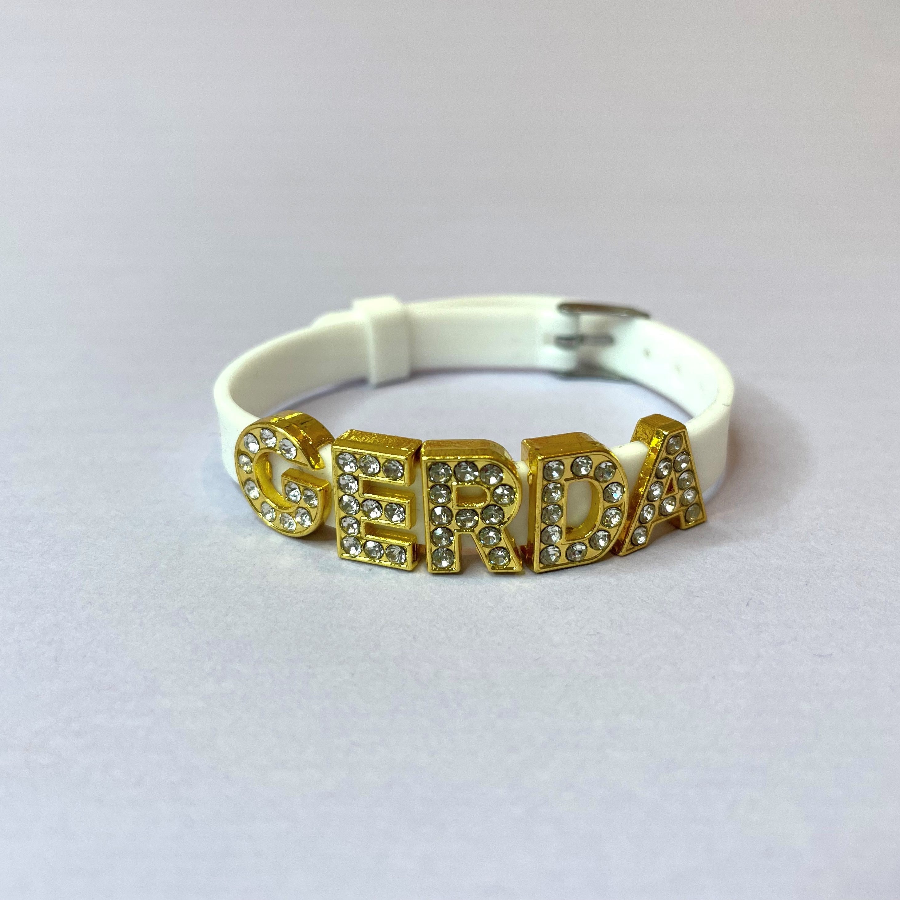 Personalizēta rokassprādze ar Jūsu izvēlētu vārdiņu Personalizēta rokassprādze ar Jūsu izvēlētu vārdiņu