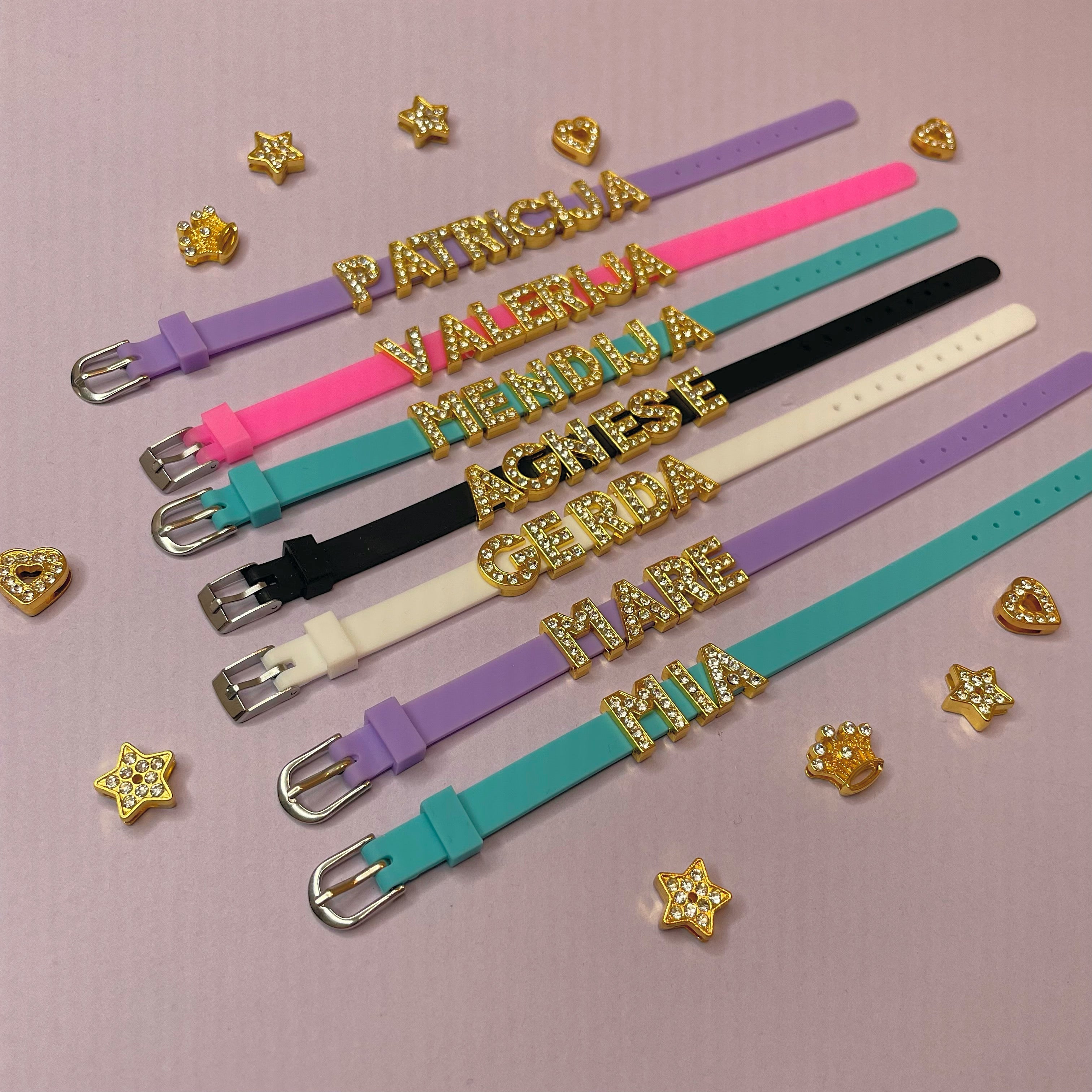 Personalizēta rokassprādze ar Jūsu izvēlētu vārdiņu Personalizēta rokassprādze ar Jūsu izvēlētu vārdiņu